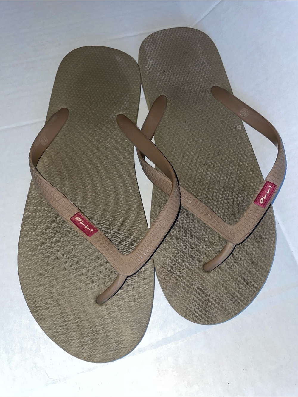 OLLI Men's Brown Flip-Flop Sandals — Casual Everyday Comfort